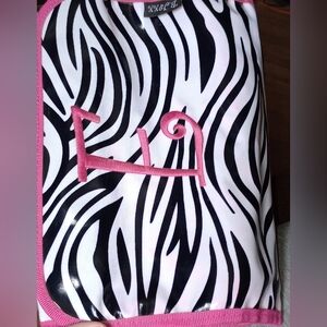 Bath accessories holder